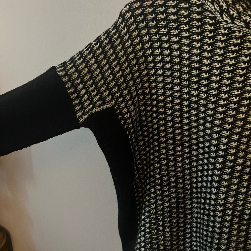 Lumiere Sweater - Picture 4 of 9